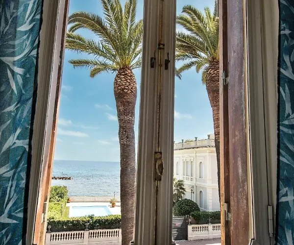 Palazzo Moresco 圣塔马利奈拉