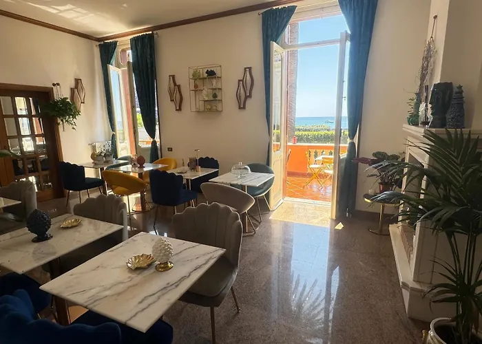 Palazzo Moresco 4* 圣塔马利奈拉